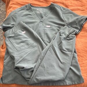 Figs Green Scrub Ensemble